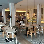 Bluesea Village Отель
