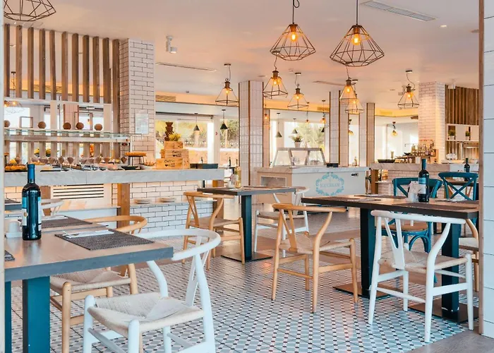 Bluesea Village Hotel 4*